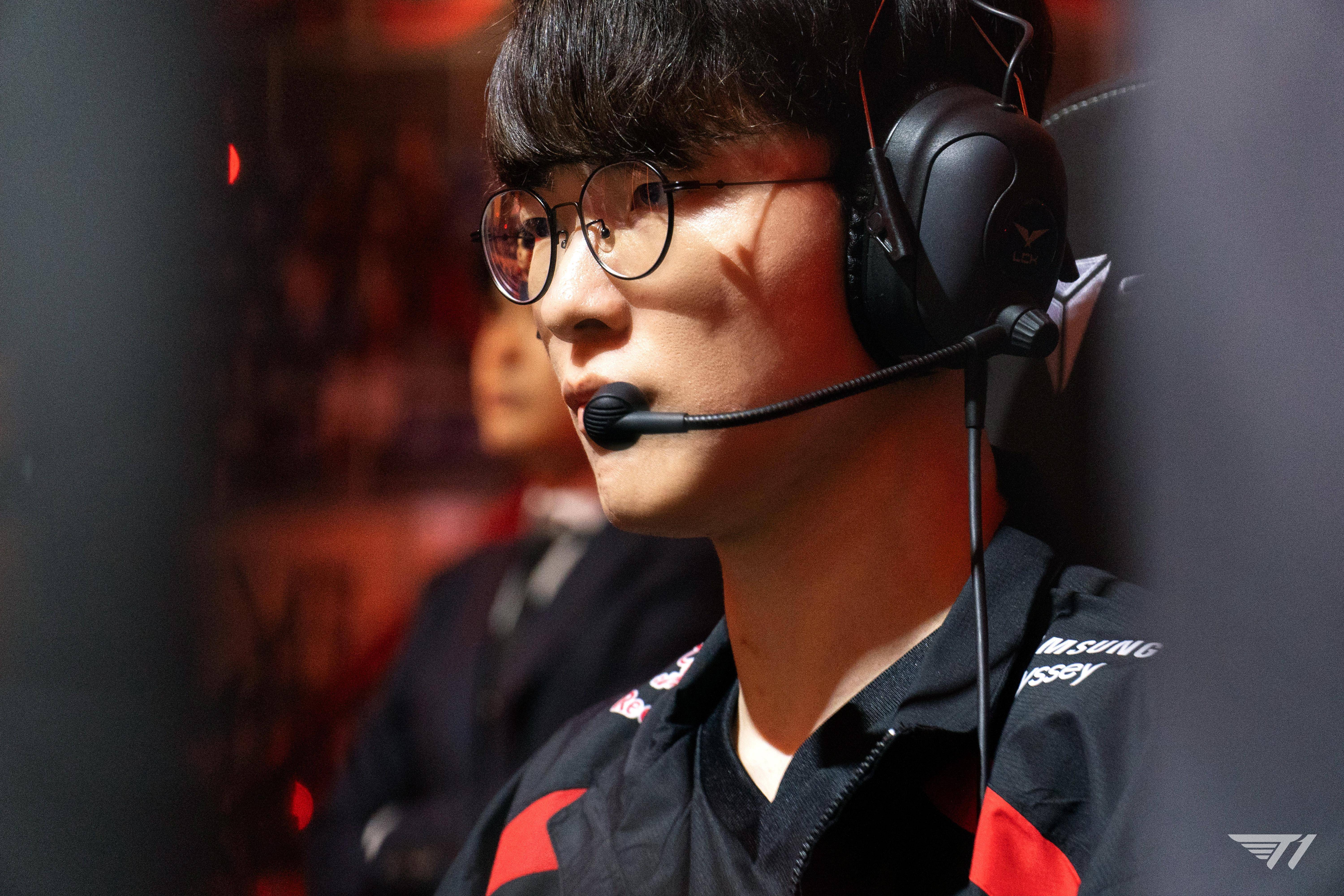 IG横扫GEN，Deft极限生还后反打顶尖较量入围赛，引爆全场热议的简单介绍