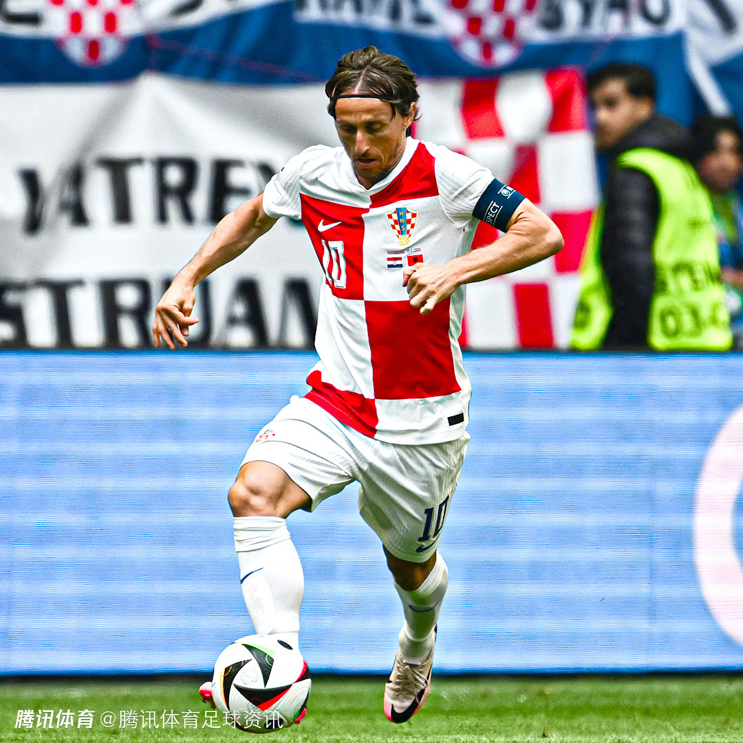 熊猫直播平台-克罗地亚战平捷克，莫德里奇助攻霍尔什特强势扳平比分