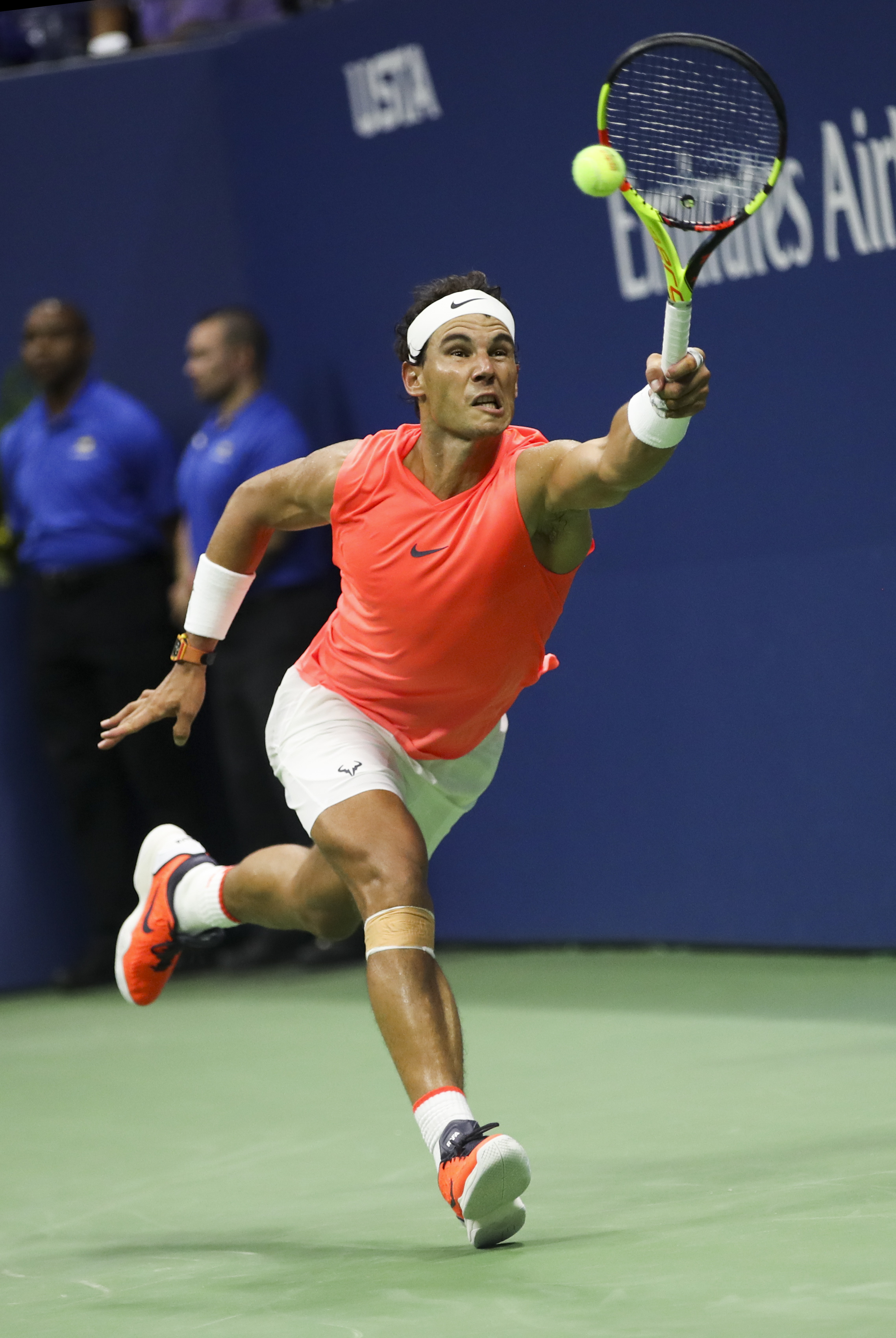 熊猫体育-澳大利亚网球队横扫美国网球队，纳达尔爆发神勇